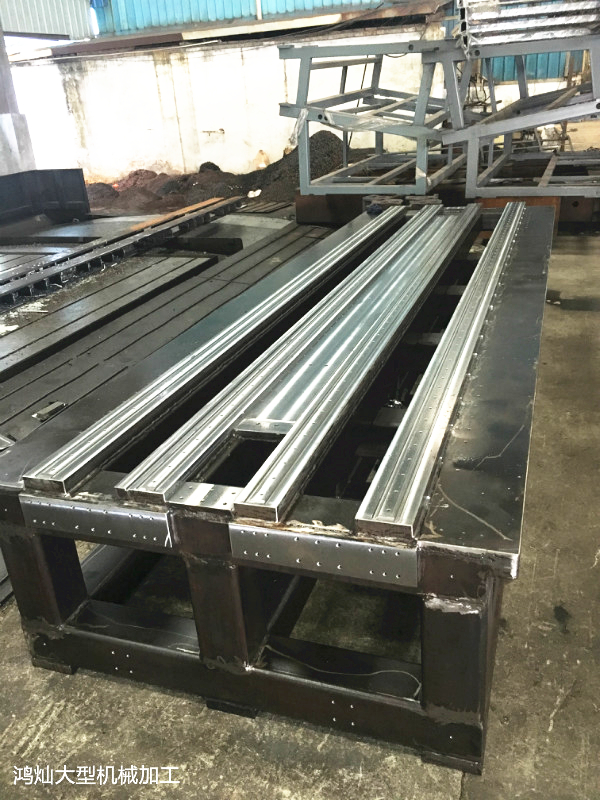 大型自動(dòng)化設(shè)備機(jī)架焊接加工